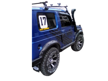 Cargar imagen en el visor de la galería, Faldones burbujas pernos cromados Suzuki sj410